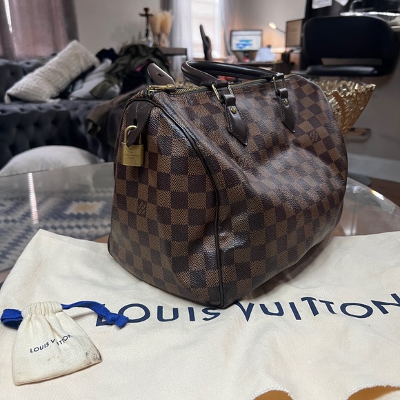 Authentic Louis Vuitton Speedy 30 - Picture 7 of 9